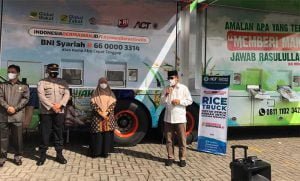 Rice-TruckSalurkan-1-TON-Beras-bagi-PM-di-Salatiga