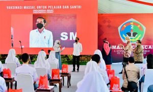 jokowi-ganjar-vaksin