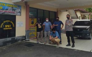 Bermodus-Pesan-Orderan,-Penumpang-Rampas-Motor-Driver-Ojek-Online