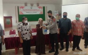 Antisipasi-Meluasnya-PMK,-Bupati-Semarang-dan-Kapolres-Serahkan-Desinfektan