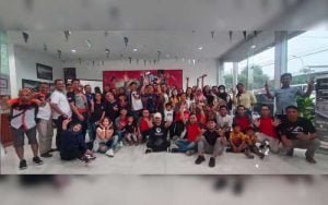 Anggota-A2C-berpoto-bersama-tamu-undangan