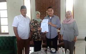 Fraksi-Gerindra-Salatiga-saat-gelar-jumpa-pers-kepada-media