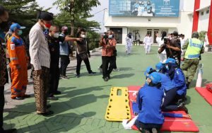 Ganjar-Turunkan-Tim-Tangani-Banjir-di-Pati-Tolong-Orangnya,-Tanggul-Jebol-Diperbaiki