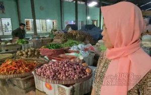 Harga-sejumlah-komoditas-sayuran-di-Pasar-Bandarjo-Ungaran,-Kabupaten-Semarang-mengalami-kenaikan