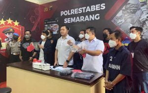 Rilis-kasus-pembegalan-dan-penusukan-yang-dilakukan-oleh-Daniel-terhadap-ojek-online-(Ojol)-di-Mapolrestabes-Semarang