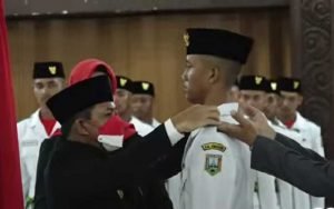 Bupati-Semarang-Kukuhkan-74-Personil-Paskibraka-Kabupaten-Semarang