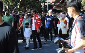 Jokowi-dan-Ganjar-Olahraga-Bareng-di-CFD-Solo