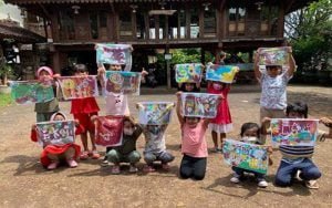 Kampung-Inggris-di-Joglo-Ki-Penjawi-Salatiga,-Ajarkan-Anak-Berbahasa-Inggris-Secara-Aktif