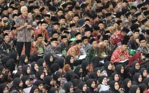 Ganjar-Beri-Motivasi-Ribuan-Mahasiswa-Baru-Unisula-Dari-Ekonomi-Sampai-Cegah-Korupsi