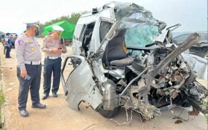 Kecelakaan-Maut-di-Tol-Batang-Semarang,-Tujuh-Orang-Meninggal-Dunia