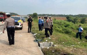 Kepolisian-Rilis-Data-Tujuh-Korban-Meninggal-Dalam-Kecelakaan-Maut-di-Tol-Batang-Semarang