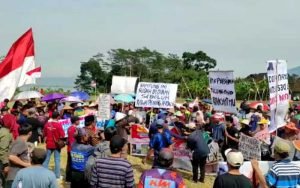 Ratusan-Warga-dan-Petani-di-3-Kecamatan-Demo,-Tuntut-KEPMEN-PUPR-No-365-Untuk-Dicabu-2