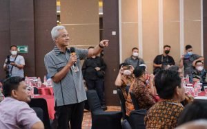 Ganjar-Bocorkan-Strategi-Penetapan-Upah-Minimum-Jateng-ke-Disnaker-se-Indonesia