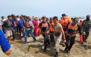 Pemancing-asal-Batang-Meninggal-Usai-Tenggelam-di-Pantai-Karangmeso