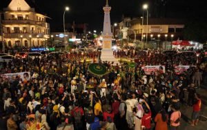 Ribuan-Bregada-Doakan-Ganjar-di-Tugu-Jogja