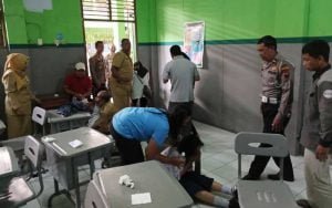 Belasan-Siswa-di-SMP-Negeri-9-Salatiga-Mengalami-Kesurupan-Massal,-Usai-Upacara-Senin-Pagi