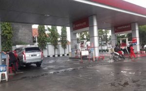 Operator-SPBU-di-Semarang-Dipukuli-Gara-Gara-Tak-Melayani-Konsumen-yanng-Beli-Pakai-Botol