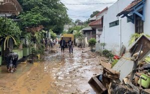 Pemkot-Pastikan-Kebutuhan-Korban-Banjir-di-Perumahan-Wahyu-Utomo-Semarang-Tercukupi