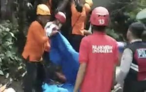 Rombongan-Bus-dari-Semarang-Menuju-ke-Magetan-Terperosok-ke-Jurang,-7-Orang-Dikabarkan-Meninggal