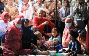 Ganjar-Rayakan-Ulang-Tahun-Megawati-Bareng-Ibu-Hamil-dan-Menyusui-untuk-Entaskan-Stunting