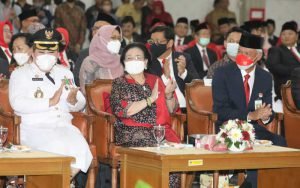 Megawati-Hadiri-Pelantikan-Walkot-Semarang,-Ganjar-Ini-Suntikan-Semangat-Kerja-Bagi-Kader