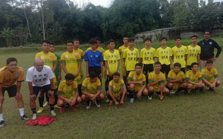 Tim Candirejo Football Academi siap berlaga dalam kompetisi sepak bola Piala Soeratin U15 yang diselenggarakan Asprov PSSI Jateng. Pelatih No Dwi Laga mengatakan meski tergolong baru, tim ini siap tampil maksimal dengan persiapan matang dan staf pelatih berpengalaman.