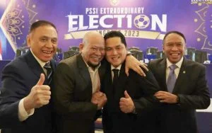 Erick Thohir Terpilih Sebagai Ketua Umum PSSI 2023-2027 di Kongres Luar Biasa (KLB) | Pada KLB yang diselenggarakan di Hotel Shangri La, Jakarta pada hari Kamis (16/2/2023), Dalam pemilihan tersebut, Erick Thohir bersaing dengan tiga kandidat lainnya dan berhasil meraih 64 suara dari total 86 pemilik suara.
