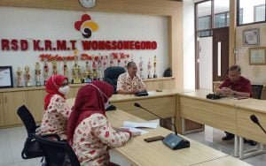 KONI Jateng dan Rumah Sakit Wongso Negoro (RSWN) bekerja sama dalam penanganan kesehatan dan pemulihan cedera atlet Jateng. Pertemuan awal dilakukan antara Ketua Umum KONI Jateng dan pengurus dengan jajaran direksi RSWN.