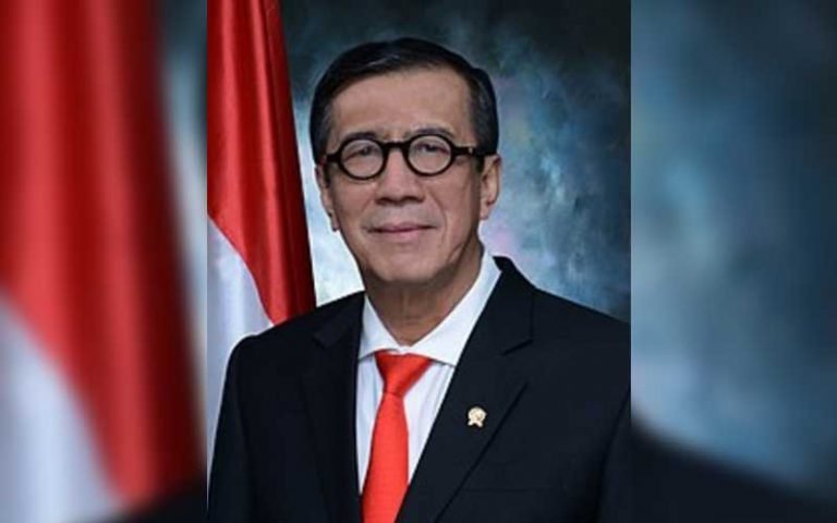 UKSW dan STT IKAT akan mengadakan kuliah umum dengan Menteri Hukum dan Hak Asasi Manusia RI sebagai narasumber tunggal pada Selasa, 21 Februari 2023. Kuliah Umum ini membahas tentang "Asas Kebangsaan dan Kenusantaraan dalam Pembentukan Peraturan Perundang-Undangan: Upaya Mewujudkan Sistem Hukum Indonesia yang Ideal".