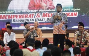 Peringati-Isra'-Mi'raj-Bareng-Ustad-Wijayanto,-Ganjar-Salurkan-Bantuan-ke-Sejumlah-Agama