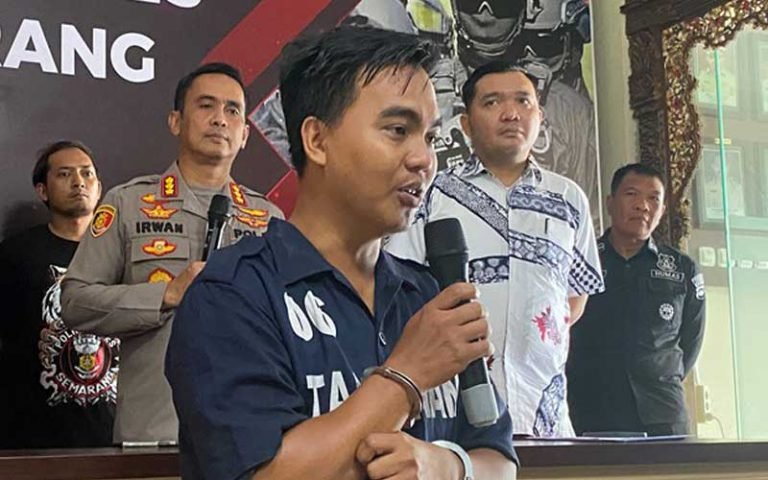 Seorang pria di Jakarta berhasil mencuri mobil Innova milik Zaenal Arifin yang terparkir di Hotel Ha Ka, Semarang Selatan dengan menipu petugas valet hotel. Pelaku terancam Pasal 363 KUHPidana. Kapolrestabes Semarang memperingatkan petugas valet parking dan masyarakat untuk lebih berhati-hati terhadap modus penipuan seperti ini.