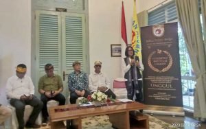 UKSW Salatiga meraih predikat Unggul dari BAN-PT hingga tahun 2027. Peringkat ini merupakan hasil dari komitmen Rektor dan jajaran pimpinan dalam menjaga standar mutu di seluruh aspek kampus, termasuk dalam pelaksanaan aktivitas yang berkenaan dengan jumlah dosen, rasio dosen, jabatan fungsional, jumlah publikasi dari dosen maupun mahasiswa hingga jumlah mahasiswa yang lulus tepat waktu.