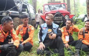 Wakil Gubernur Jawa Tengah Taj Yasin Maimoen memastikan penanganan bencana di Kabupaten Banjarnegara berjalan lancar. Wagub mengapresiasi kesiapan masyarakat dalam menghadapi bencana melalui program Early Warning System (EWS) dan pelatihan pengurangan risiko bencana.