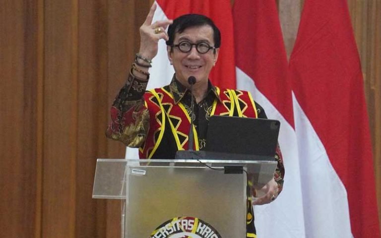Menteri Hukum dan HAM Yasonna H Laoly membantah bahwa Pasal 100 KUHP Baru disahkan untuk memperingan hukuman mati mantan Kadiv Propam Polri, Ferdy Sambo. Hal itu disampaikan saat memberikan Kuliah Umum di Universitas Kristen Satya Wacana Salatiga