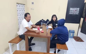 RS, seorang mucikari prostitusi online diamankan oleh Satuan Reserse Kriminal Polres Salatiga setelah melakukan Open Booking Order (BO) saat bulan Ramadan di sebuah hotel di Salatiga. RS akan dikenakan Pasal 2 Undang-Undang RI No 21 Tahun 2007 tentang Pemberantasan Tindak Pidana Perdagangan Orang dengan ancaman hukuman paling lama 15 tahun penjara dan pidana denda paling banyak Rp 600.000.000.