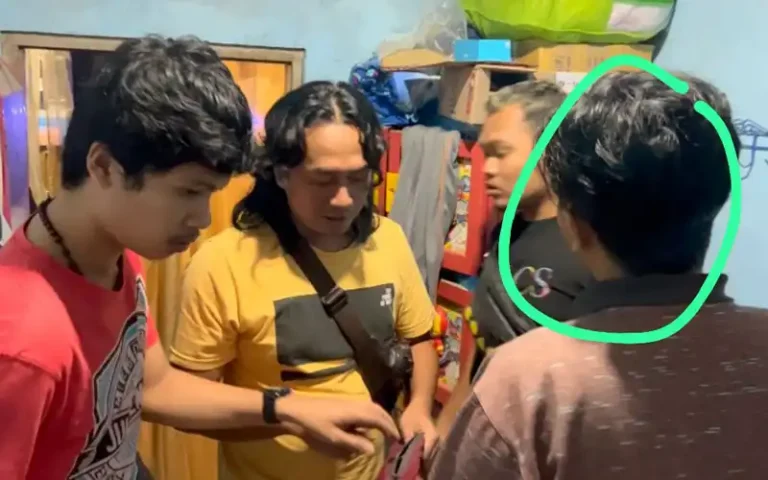Pemuda DPA warga Bugel, Kecamatan Sidorejo, Kota Salatiga, diduga membobol sebuah outlet di Kemiri, dan berhasil mencuri uang tunai hingga belasan juta rupiah serta beberapa handphone. Namun, pelaku akhirnya ditangkap dan ditahan di Polres Salatiga untuk penyidikan lebih lanjut. * pencurian