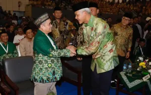 Gubernur Jawa Tengah, Ganjar Pranowo, menyampaikan keyakinannya bahwa Indonesia bisa mengembalikan kejayaan Islam di dunia internasional dengan menyebarkan Islam yang penuh kedamaian dan berkemajuan. Hal itu disampaikan Gubernur Jawa Tengah, Ganjar Pranowo di acara Muskerwil Muhammadiyah dan Aisyiah Jateng di GOR Wisangga Kota Tegal, Sabtu (4/3/2023).