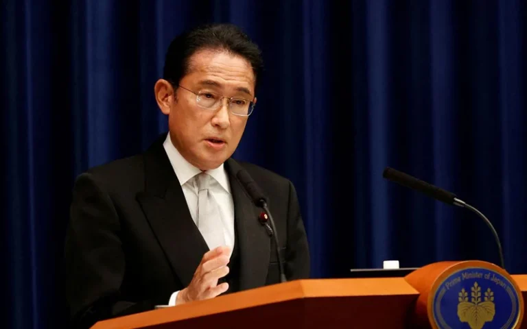 Fumio Kishida, Perdana Menteri Jepang, mengumumkan rencana terbaru negaranya untuk menciptakan Indo-Pasifik yang terbuka dan bebas dengan investasi sebesar 75 miliar dolar AS (sekitar Rp1,15 kuadriliun). Investasi tersebut akan membantu perekonomian di seluruh kawasan, mulai dari industri hingga pencegahan bencana.