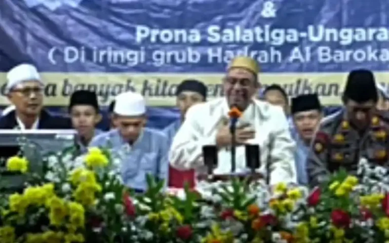 Anggota Angsa Sehati (paguyuban sopir prona Salatiga-Ungaran) mengadakan "Terminal Tingkir Bersholawat" sekaligus santunan anak yatim dalam rangka menyambut bulan suci Ramadhan 1444 H setelah hampir tiga tahun vakum akibat pandemi.