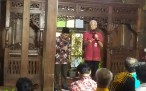 Pentingnya pendidikan keluarga dalam mencegah radikalisme dan terorisme menjadi sorotan utama keynote speaker, Gubernur Jawa Tengah, Ganjar Pranowo pada acara Kenduri Perdamaian di Kampung Percik Salatiga. Ganjar menekankan bahwa dialog dan toleransi harus menjadi prinsip dalam merawat perbedaan.