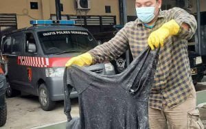 Polres Semarang merilis ciri-ciri mayat tergantung di Wana Wisata Curug Semirang yang ditemukan pada Sabtu lalu, agar dapat mengungkap identitasnya dan penyebab kematiannya.