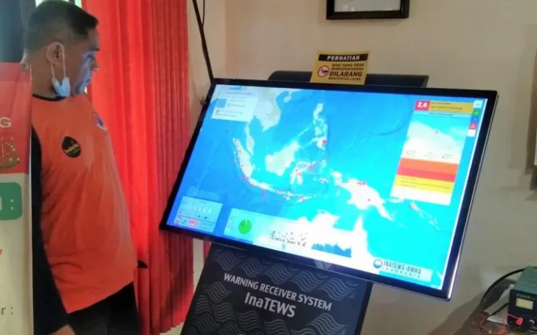 Badan Meteorologi, Klimatologi, dan Geofisika (BMKG) Provinsi Jawa Tengah menemukan potensi gempa di Patahan Weleri, Kabupaten Batang. Meskipun potensi gempa masih rendah, masyarakat diminta untuk meningkatkan kesiapsiagaan dalam menghadapi bencana alam.
