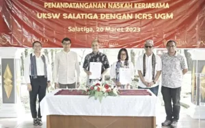 Universitas Kristen Satya Wacana (UKSW) dan Indonesian Consortium for Religious Studies (ICRS) telah menjalin kerja sama yang resmi dengan penandatanganan Nota Kesepahaman antara kedua belah pihak pada tanggal 20 Maret 2023 di kampus Indonesia Mini UKSW Salatiga.