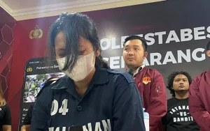 Wanita nekat diduga gelapkan puluhan kendaraan rental di Semarang selama setahun. Pelaku warga Pedurungan, Kota Semarang, berhasil diamankan Satreskrim Polrestabes Semarang.