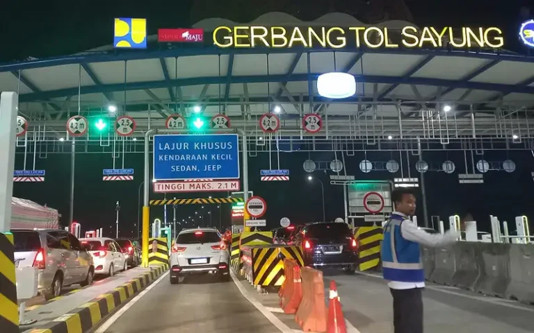 Dinas Perhubungan (Dishub) Jateng antisipasi menghadapi lonjakan pemudik pada libur lebaran tahun 2023. Dishub Jateng bersama dengan kepolisian akan menyiapkan skenario untuk mengantisipasi kemacetan arus lalu lintas di beberapa titik rawan macet seperti exit tol, pasar tumpah, tempat wisata, dan pusat oleh-oleh.