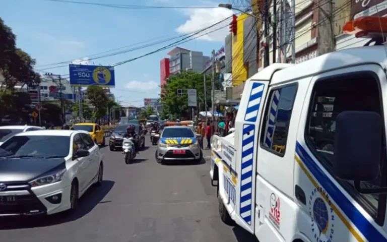 Selama libur cuti bersama dan lebaran Idul Fitri 1444 Hijriah, kendaraan pemudik di Kota Semarang meningkat, terutama di ruas jalan-jalan, pusat oleh-oleh dan kuliner, pusat perbelanjaan, serta tempat wisata seperti kawasan Simpanglima Semarang. Namun, Pemerintah Kota Semarang melalui Dinas Perhubungan berhasil mengendalikan kepadatan arus lalu lintas pemudik dengan persiapan aparat yang cukup baik.