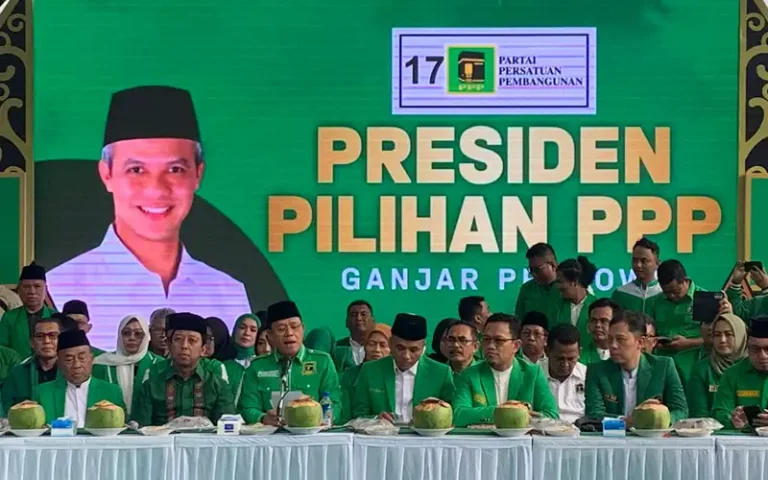 Partai Persatuan Pembangunan (PPP) secara resmi mengumumkan Ganjar Pranowo sebagai bakal calon presiden (Bacapres) yang akan diusung pada Pemilu 2024. Deklarasi ini dipimpin oleh Plt Ketua Umum PPP, Muhamad Mardiono, dan disiarkan secara daring dari Sleman, Yogyakarta pada Rabu (26/4/2023). Ganjar dipilih oleh PPP karena dinilai layak dan cakap untuk melanjutkan estafet kepemimpinan periode 2024-2029 serta karena dukungan politik PPP pada Pilkada Provinsi Jawa Tengah pada 2018.