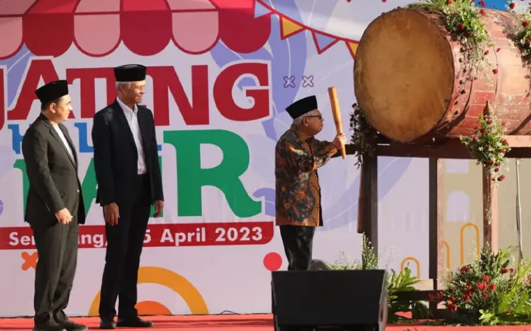 Wakil Presiden RI Ma’ruf Amin mengapresiasi Provinsi Jawa Tengah menjadi pionir dalam pengembangan rumah sakit dengan kompetensi dan pelayanan syariah, serta terbentuknya Komite Daerah Ekonomi dan Keuangan Syariah (KDEKS). Gubernur Jawa Tengah Ganjar Pranowo juga mengatakan akan terus mengembangkan pelayanan kesehatan atau rumah sakit dengan kompetensi syariah di Jawa Tengah.
