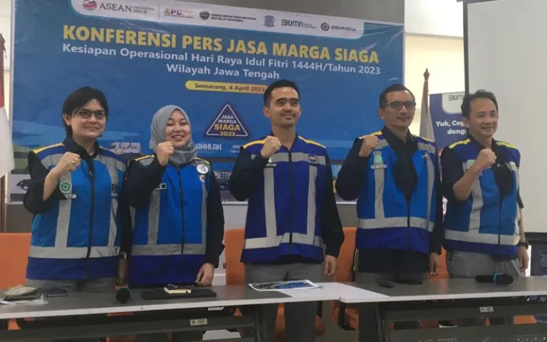 Jasamarga Grup telah menyiapkan segala hal untuk menghadapi arus mudik lebaran 1444 H/2023 di jalan tol Trans Jawa wilayah Jateng. Puncak arus mudik diprediksi terjadi pada tanggal 19 April dan akan meningkat signifikan pada jalan tol. PT Jasamarga Semarang Batang (JSB), RO 2 Semarang Seksi A, B dan C, PT Trans Marga Jateng (TMJ), dan PT Jasamarga Solo Ngawi (JSN) telah melakukan berbagai persiapan untuk memberikan pelayanan terbaik kepada masyarakat.