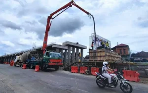 Penutupan Jalur Solo-Purwodadi melalui persimpangan Joglo dilakukan karena pembangunan rel layang yang merupakan program dari Kementerian Perhubungan. Penutupan ini dilakukan mulai Rabu, 3 Mei hingga 15 Juni dengan pengalihan lalu lintas yang telah disiapkan.